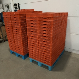 155 stackable boxes - 60x40x7 cm